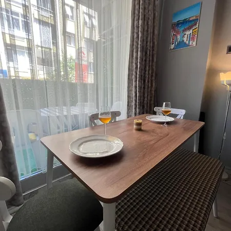Apartment Antalya'nin Merkezinde 1+1 Luks Daire